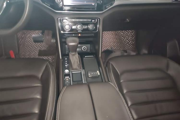 Used Volkswagen Teramont 2017 330TSI Two-Wheel-Drive Luxury Edition Gear Lever