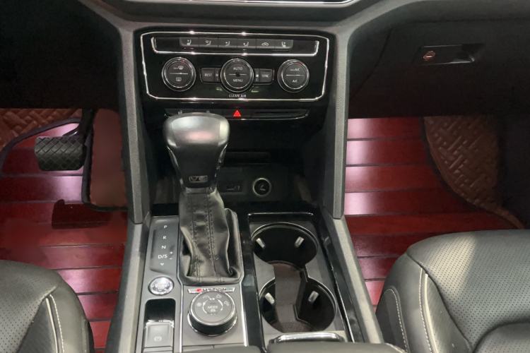 Used Volkswagen Teramont 2017 530 V6 Four-Wheel Drive Supreme Flagship Edition Gear Lever