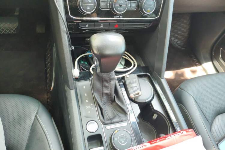 Used Volkswagen Teramont 2017 380TSI Four-Wheel Drive Flagship Edition Gear Lever