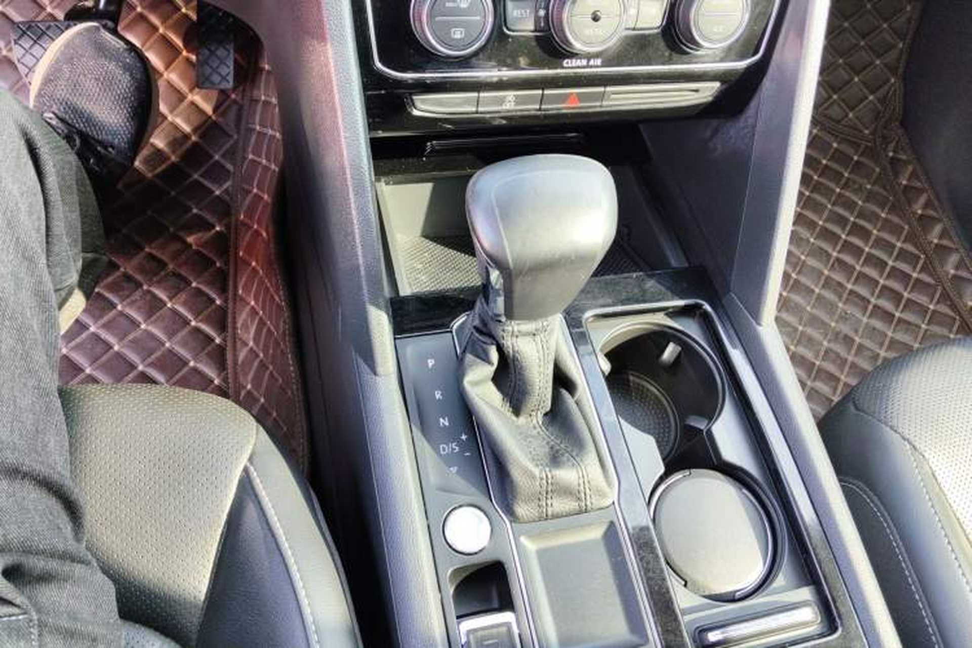 Used Volkswagen Teramont 2017 330TSI Two-Wheel-Drive Luxury Edition Gear Lever