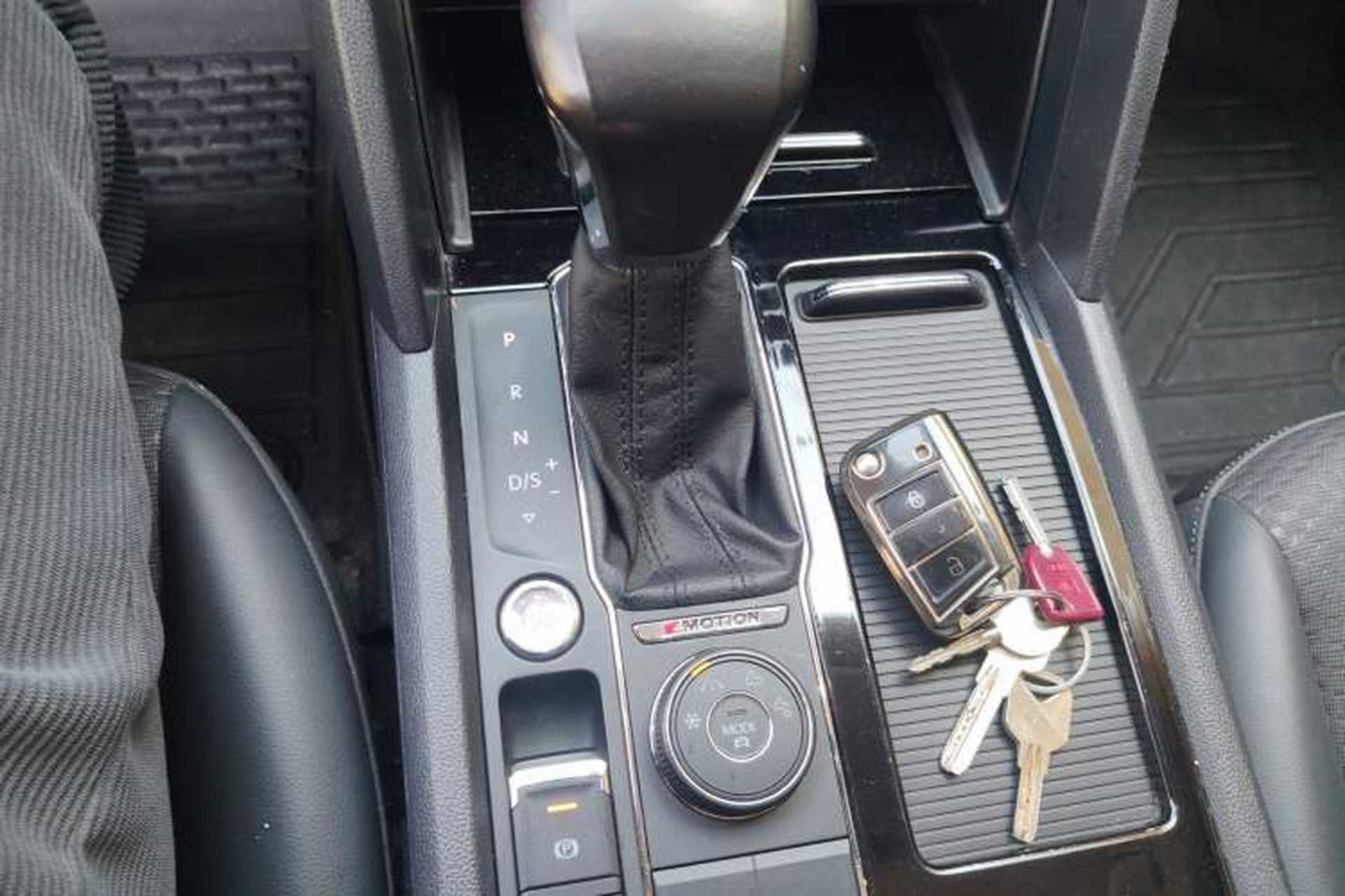 Used Volkswagen Teramont 2017 380TSI Four-Wheel Drive Comfort Edition Gear Lever