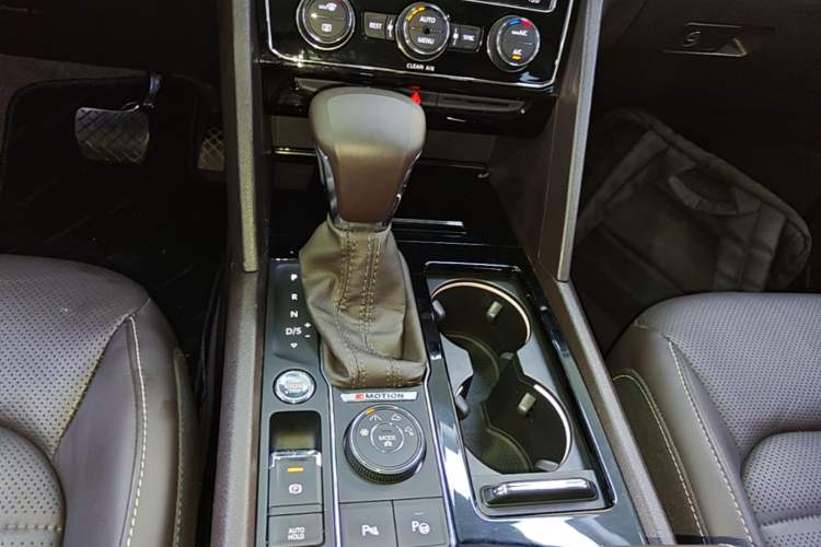 Used Volkswagen Teramont 2017 380TSI Four-Wheel Drive Luxury Edition Gear Lever