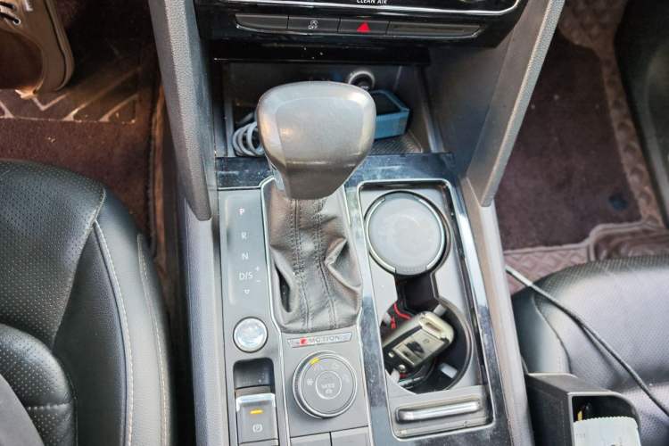 Used Volkswagen Teramont 2017 380TSI Four-Wheel Drive Luxury Edition Gear Lever