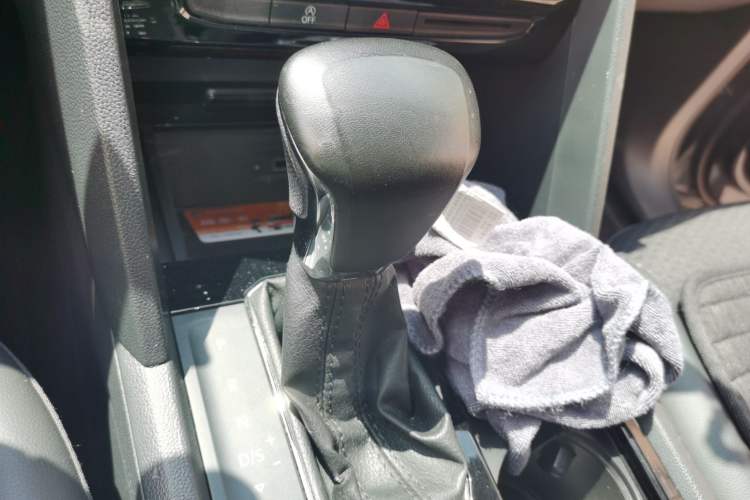 Used Volkswagen Teramont 2017 380TSI Four-Wheel Drive Comfort Edition Gear Lever