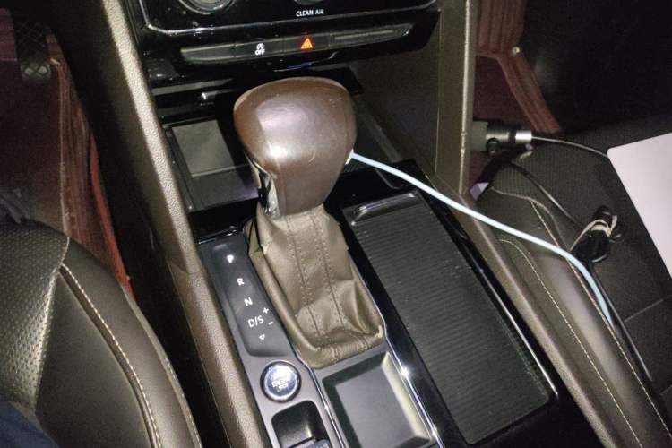 Used Volkswagen Teramont 2017 330TSI Two-Wheel-Drive Luxury Edition Gear Lever
