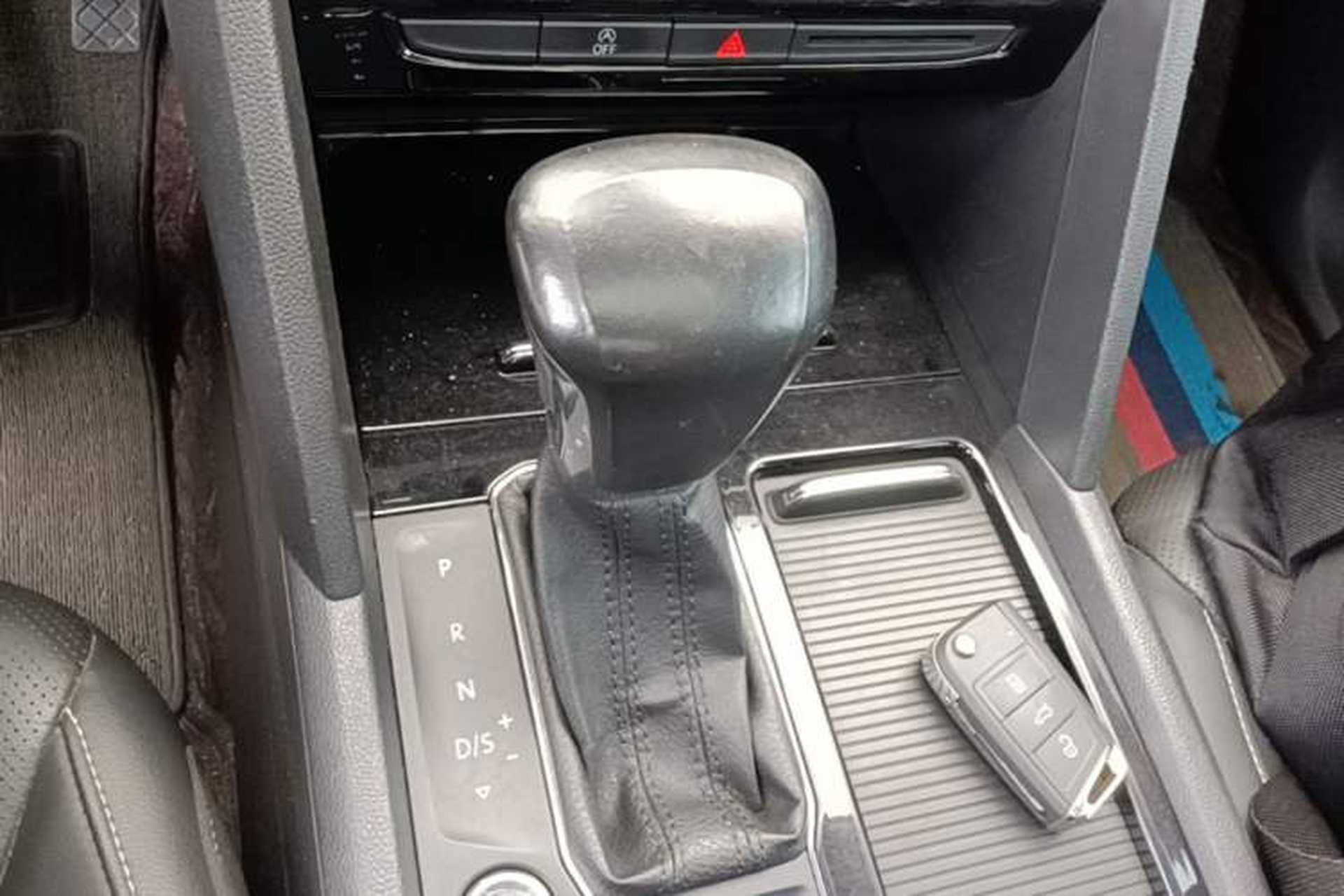 Used Volkswagen Teramont 2017 330TSI Two-Wheel-Drive Luxury Edition Gear Lever