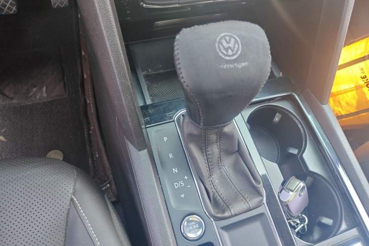 Used Volkswagen Teramont 2017 330TSI Two-Wheel-Drive Luxury Edition Gear Lever