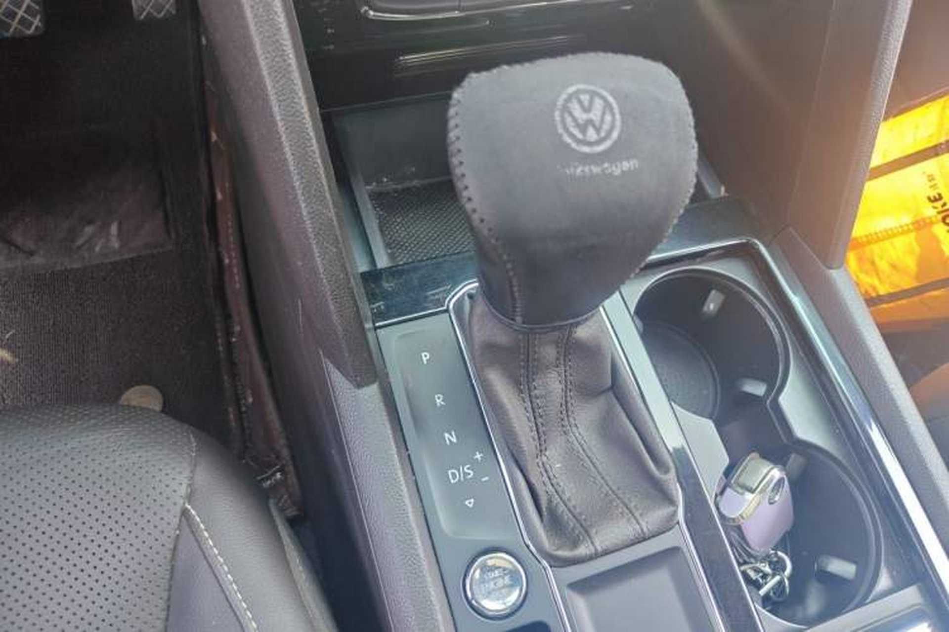 Used Volkswagen Teramont 2017 330TSI Two-Wheel-Drive Luxury Edition Gear Lever