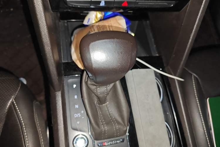 Used Volkswagen Teramont 2017 380TSI Four-Wheel Drive Luxury Edition Gear Lever