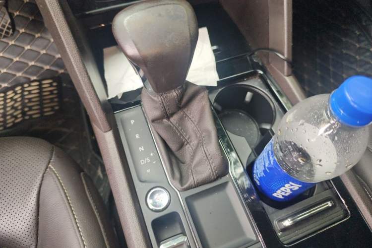 Used Volkswagen Teramont 2017 330TSI Two-Wheel-Drive Luxury Edition Gear Lever