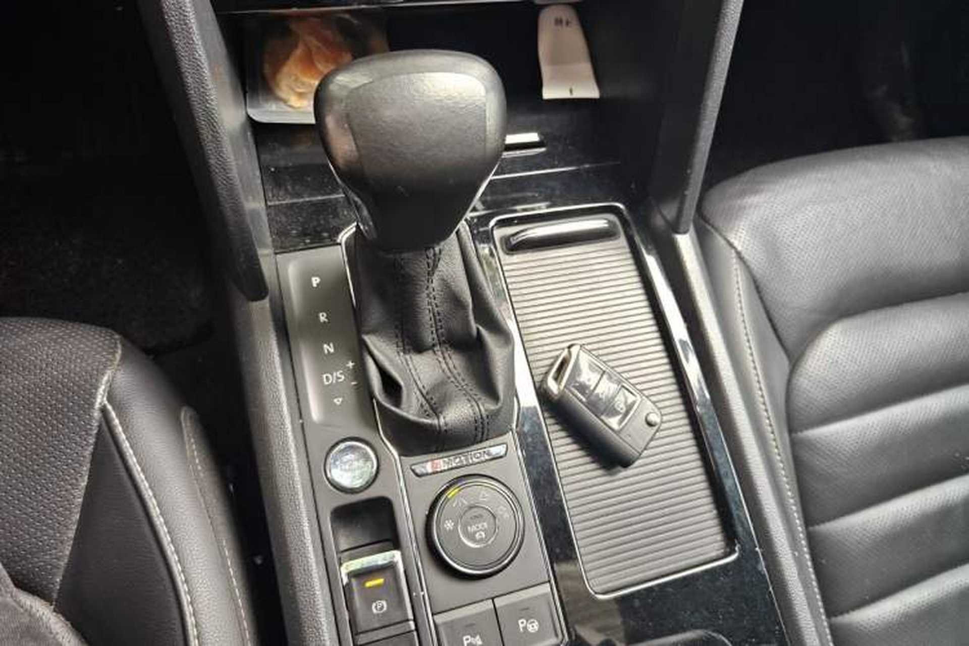 Used Volkswagen Teramont 2017 380TSI Four-Wheel Drive Luxury Edition Gear Lever