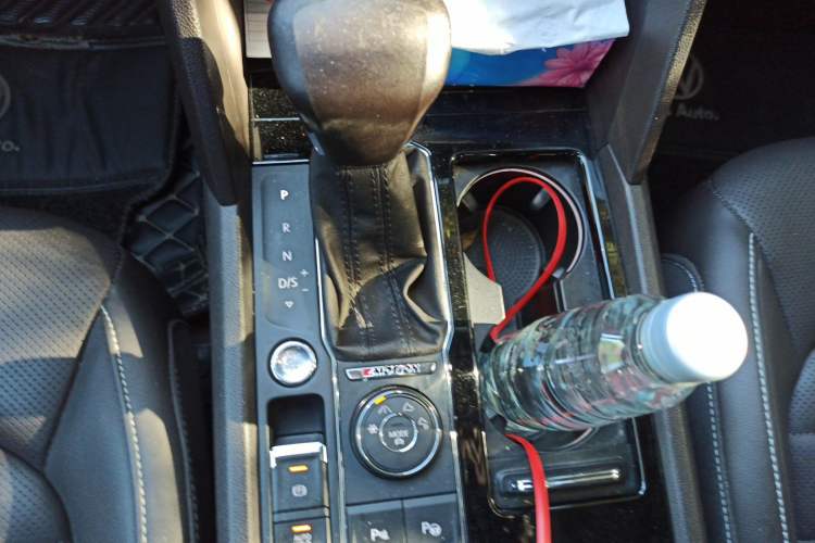 Used Volkswagen Teramont 2017 380TSI Four-Wheel Drive Luxury Edition Gear Lever