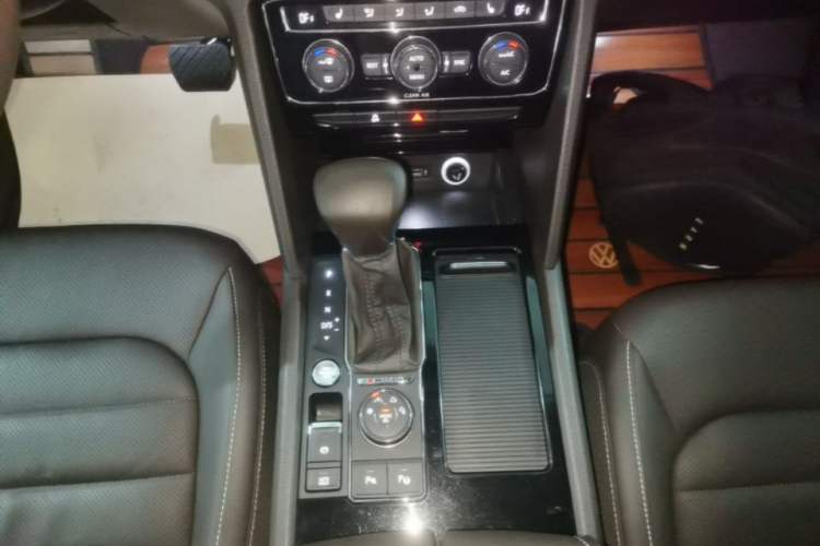 Used Volkswagen Teramont 2017 380TSI Four-Wheel Drive Luxury Edition Gear Lever