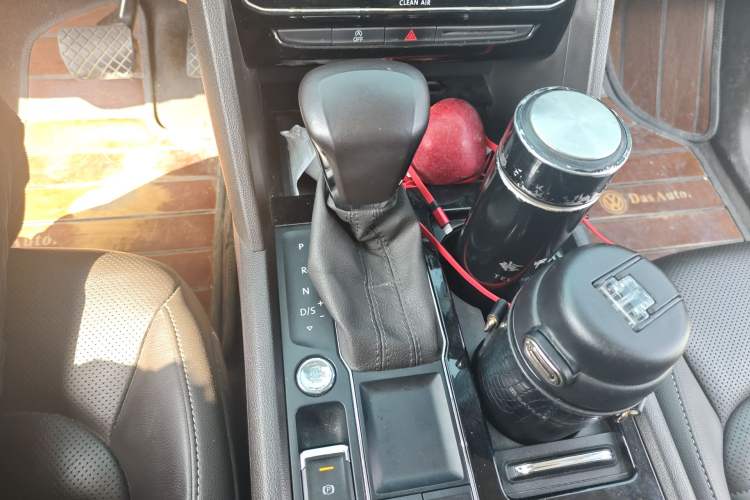 Used Volkswagen Teramont 2017 330TSI Two-Wheel-Drive Luxury Edition Gear Lever
