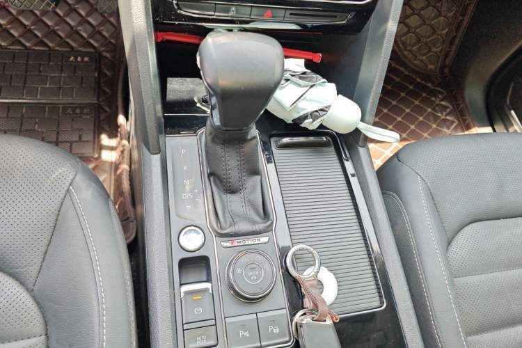 Used Volkswagen Teramont 2017 380TSI Four-Wheel Drive Luxury Edition Gear Lever