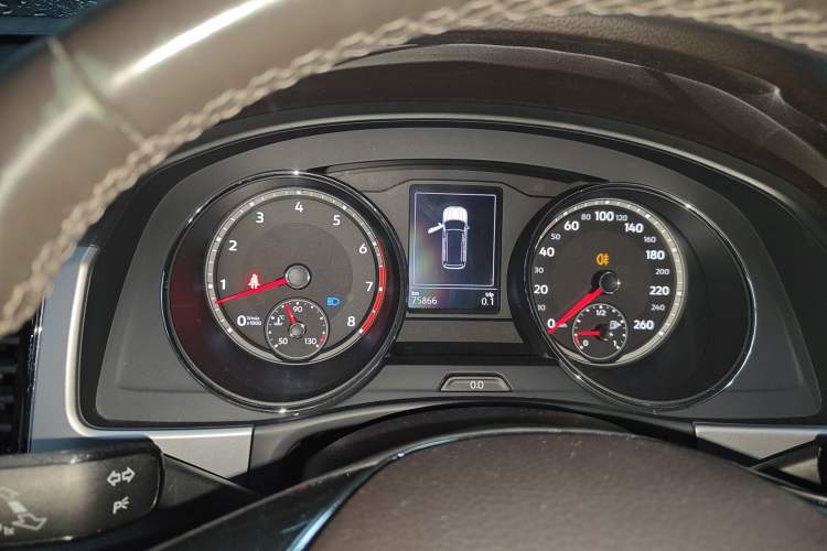 Used Volkswagen Teramont 2017 530 V6 Four-Wheel Drive Luxury Edition Instrument Cluster