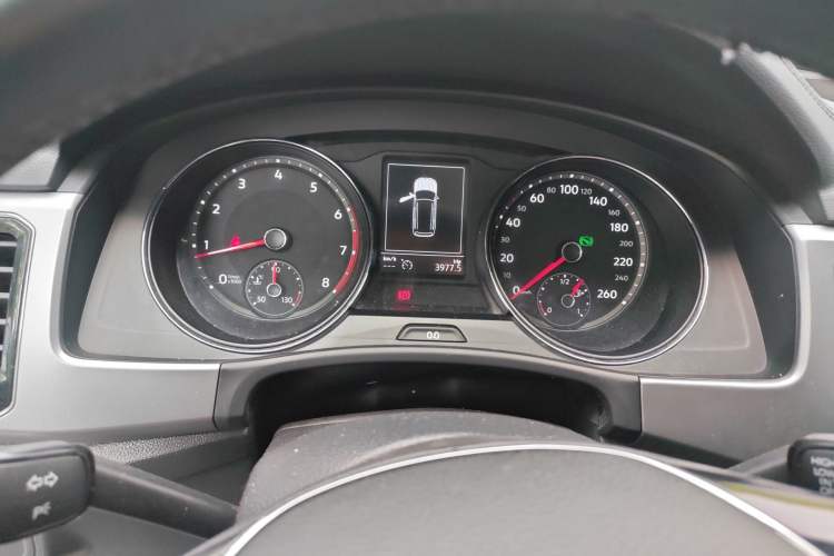 Used Volkswagen Teramont 2017 330TSI Two-Wheel-Drive Luxury Edition Instrument Cluster