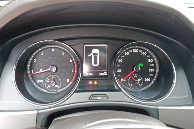 Used Volkswagen Teramont 2017 530 V6 Four-Wheel Drive Luxury Edition Instrument Cluster