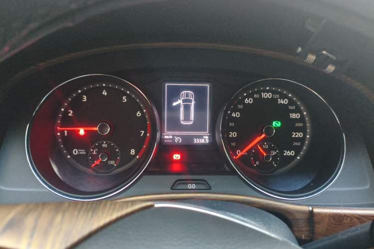 Used Volkswagen Teramont 2017 330TSI Two-Wheel-Drive Luxury Edition Instrument Cluster