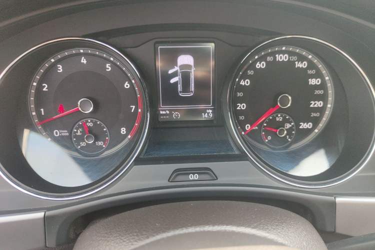 Used Volkswagen Teramont 2017 530 V6 Four-Wheel Drive Luxury Edition Instrument Cluster