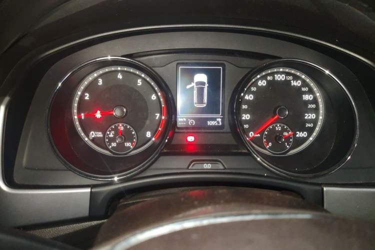 Used Volkswagen Teramont 2017 530 V6 Four-Wheel Drive Luxury Edition Instrument Cluster