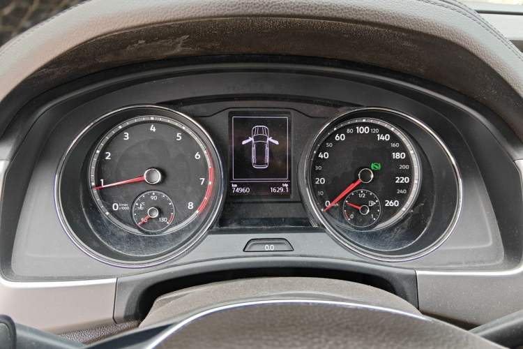 Used Volkswagen Teramont 2017 330TSI Two-Wheel-Drive Luxury Edition Instrument Cluster