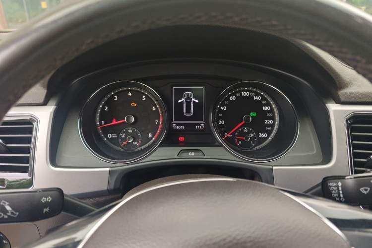 Used Volkswagen Teramont 2017 330TSI Two-Wheel-Drive Luxury Edition Instrument Cluster