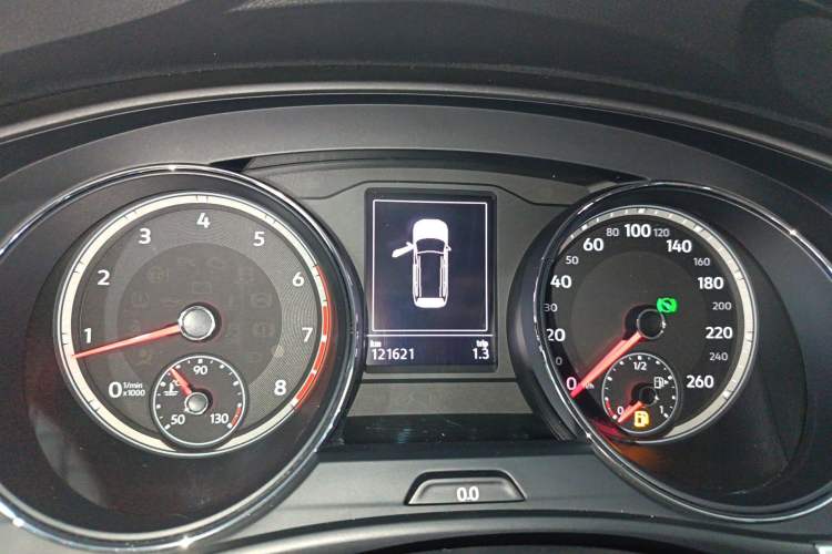 Used Volkswagen Teramont 2017 330TSI Two-Wheel-Drive Luxury Edition Instrument Cluster