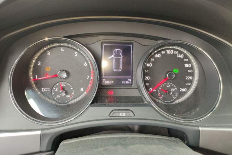 Used Volkswagen Teramont 2017 330TSI Two-Wheel-Drive Luxury Edition Instrument Cluster