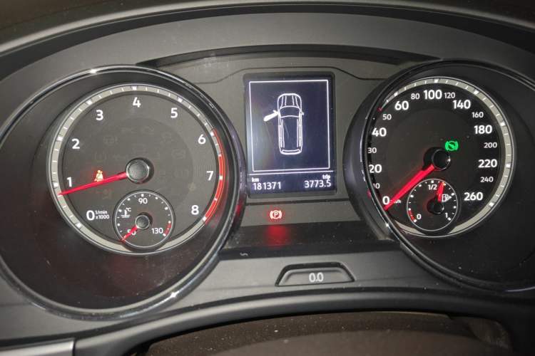 Used Volkswagen Teramont 2017 330TSI Two-Wheel-Drive Luxury Edition Instrument Cluster