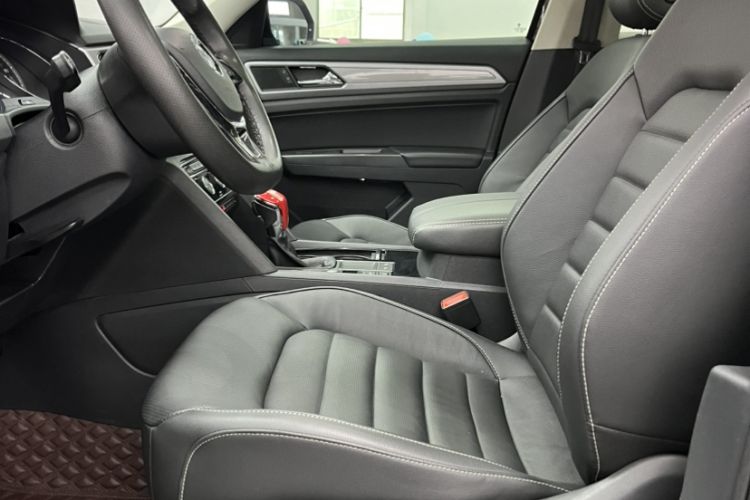 Used Volkswagen Teramont 2017 330TSI Two-Wheel-Drive Luxury Edition Interior 2