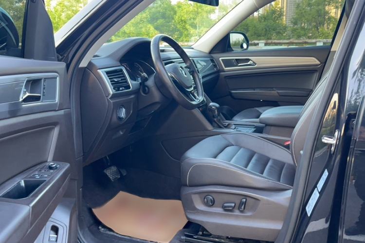 Used Volkswagen Teramont 2017 330TSI Two-Wheel-Drive Luxury Edition Interior 3
