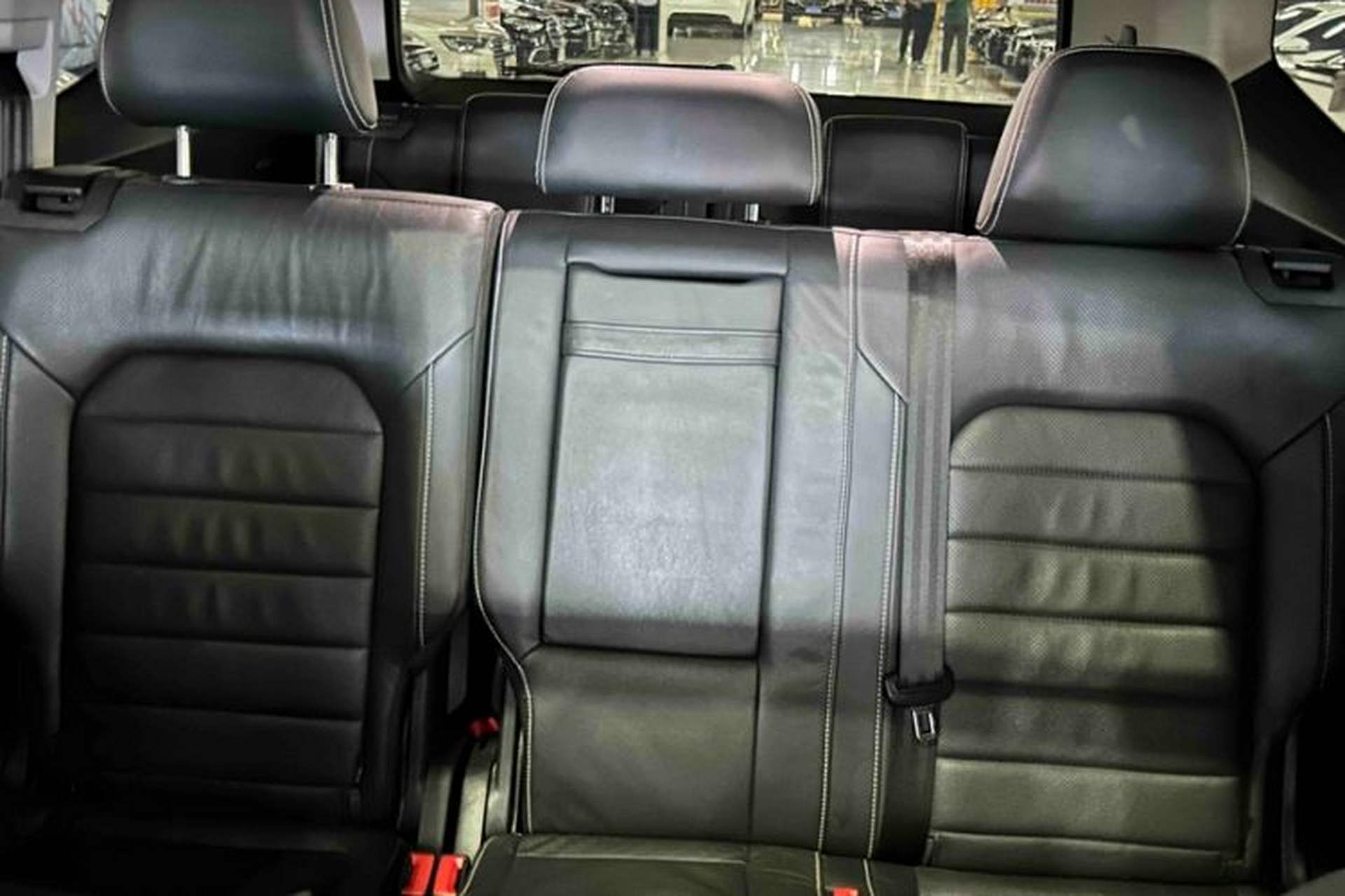 Used Volkswagen Teramont 2017 330TSI Two-Wheel-Drive Luxury Edition Interior 9