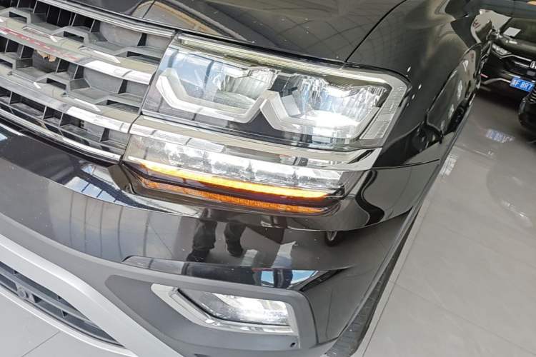 Used Volkswagen Teramont 2017 330TSI Two-Wheel-Drive Luxury Edition Left Front Headlight