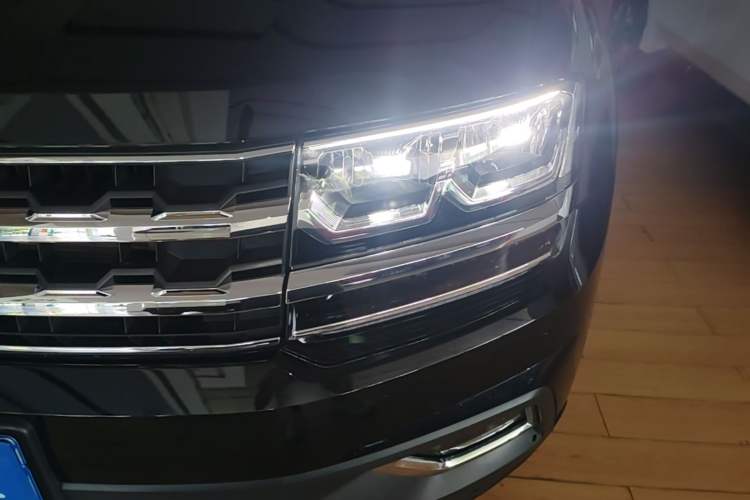 Used Volkswagen Teramont 2017 330TSI Two-Wheel-Drive Luxury Edition Left Front Headlight