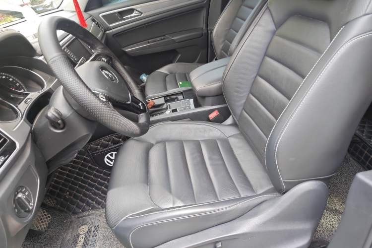 Used Volkswagen Teramont 2017 330TSI Two-Wheel-Drive Luxury Edition Left Front Seat