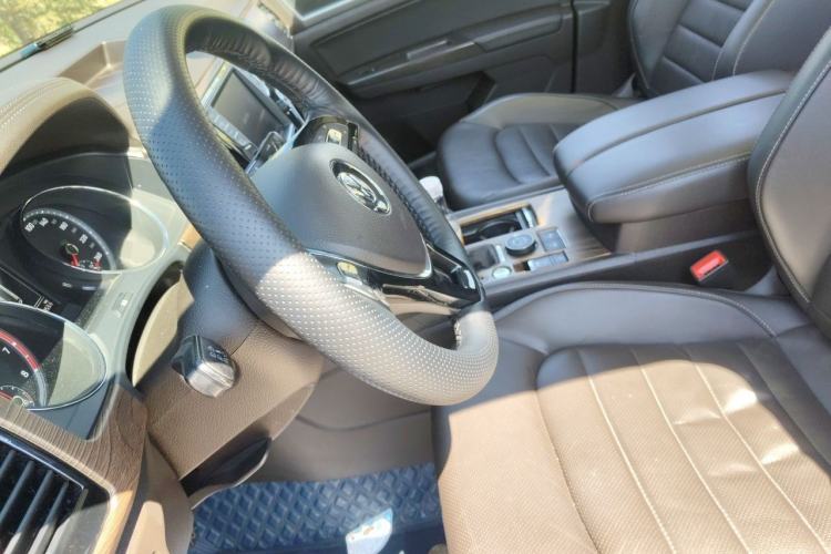 Used Volkswagen Teramont 2017 380TSI Four-Wheel Drive Luxury Edition Left Front Seat