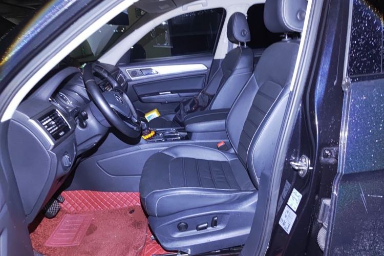 Used Volkswagen Teramont 2017 330TSI Two-Wheel-Drive Luxury Edition Left Front Seat