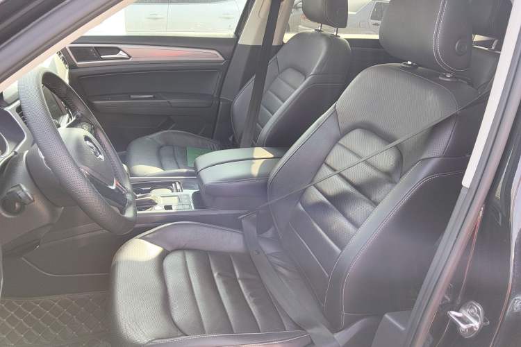 Used Volkswagen Teramont 2017 330TSI Two-Wheel-Drive Luxury Edition Left Front Seat