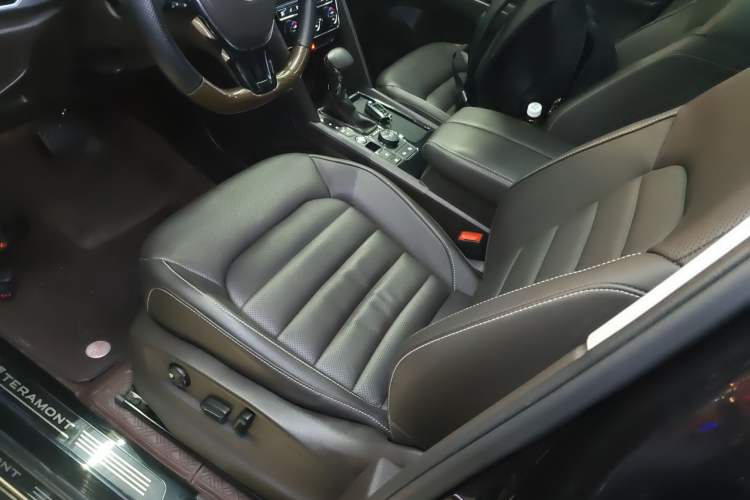 Used Volkswagen Teramont 2017 380TSI Four-Wheel Drive Luxury Edition Left Front Seat