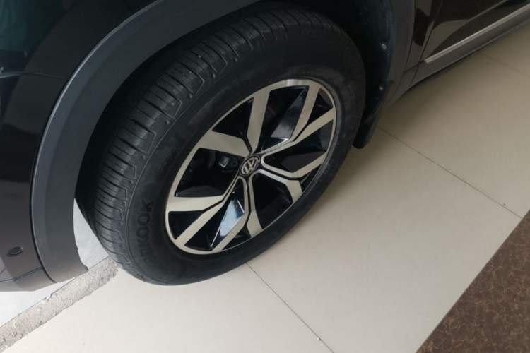 Used Volkswagen Teramont 2017 380TSI Four-Wheel Drive Luxury Edition Left Front Wheel Hub