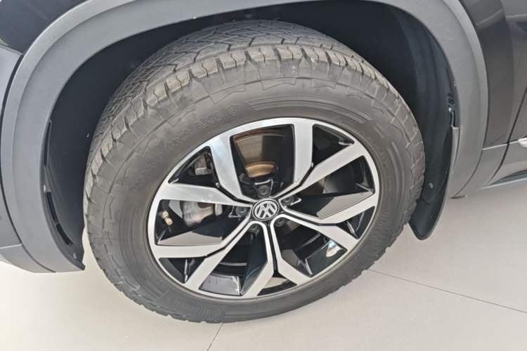 Used Volkswagen Teramont 2017 380TSI Four-Wheel Drive Luxury Edition Left Front Wheel Hub