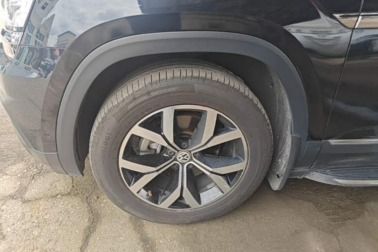 Used Volkswagen Teramont 2017 380TSI Four-Wheel Drive Luxury Edition Left Front Wheel Hub