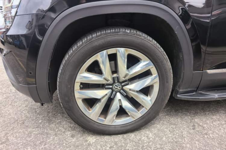 Used Volkswagen Teramont 2017 530 V6 Four-Wheel Drive Flagship Edition Left Front Wheel Hub