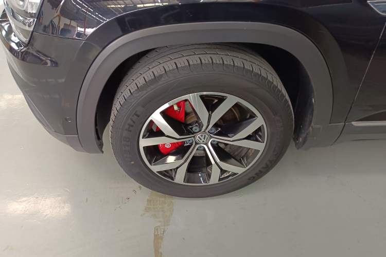Used Volkswagen Teramont 2017 330TSI Two-Wheel-Drive Luxury Edition Left Front Wheel Hub