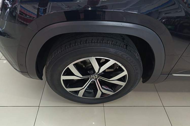 Used Volkswagen Teramont 2017 330TSI Two-Wheel-Drive Luxury Edition Left Front Wheel Hub