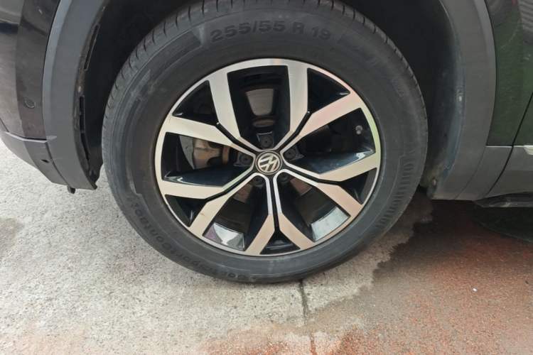 Used Volkswagen Teramont 2017 380TSI Four-Wheel Drive Luxury Edition Left Front Wheel Hub
