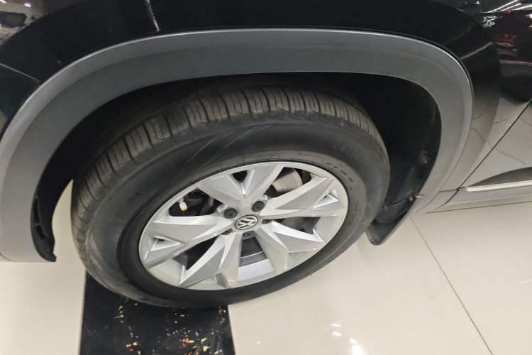 Used Volkswagen Teramont 2017 380TSI Four-Wheel Drive Comfort Edition Left Front Wheel Hub