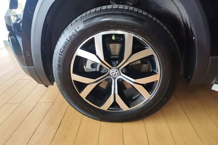 Used Volkswagen Teramont 2017 330TSI Two-Wheel-Drive Luxury Edition Left Front Wheel Hub