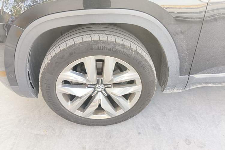 Used Volkswagen Teramont 2017 530 V6 Four-Wheel Drive Supreme Flagship Edition Left Front Wheel Hub